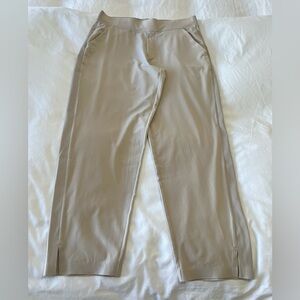 Athleta | Women's SZ 12 | Beige Brooklyn Cropped Mid Rise Ankle Abalone